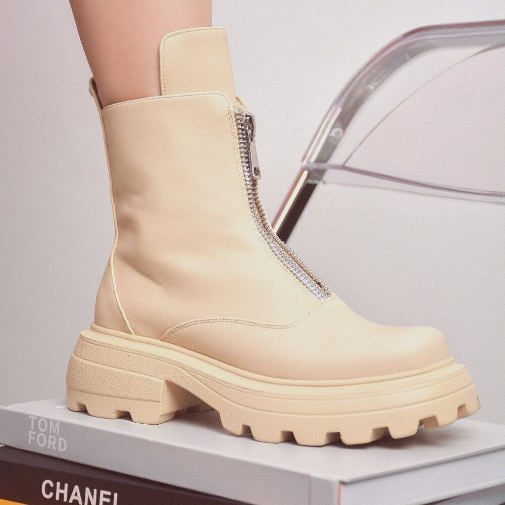 New Cape Robbin Kyndall Sexy Zip-Front Chunky Combat Boots Square Toe Beige sz 8